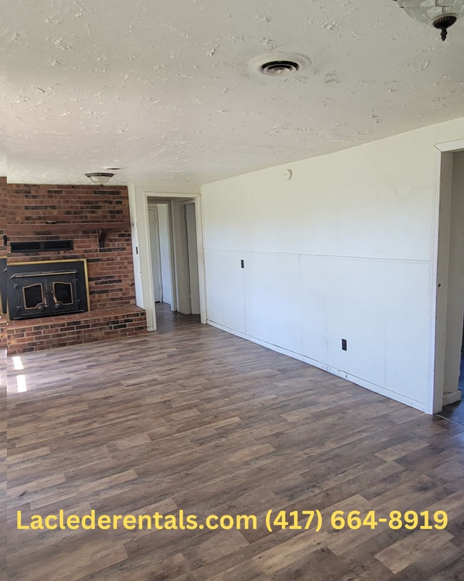 Building Photo - 3 bed 2 bath House