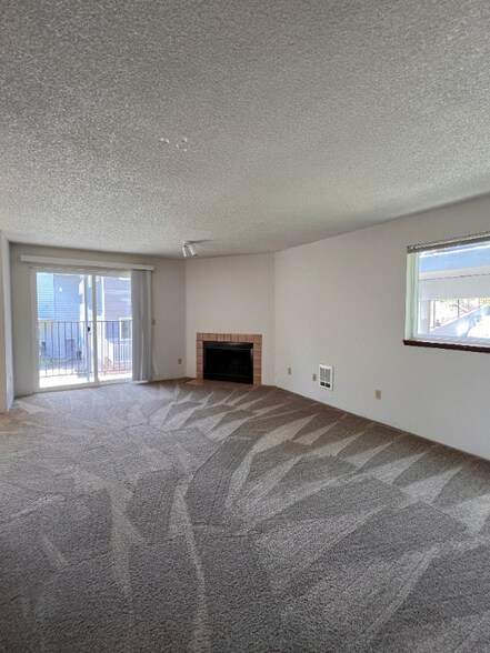 Building Photo - 10522 Lake City Way NE