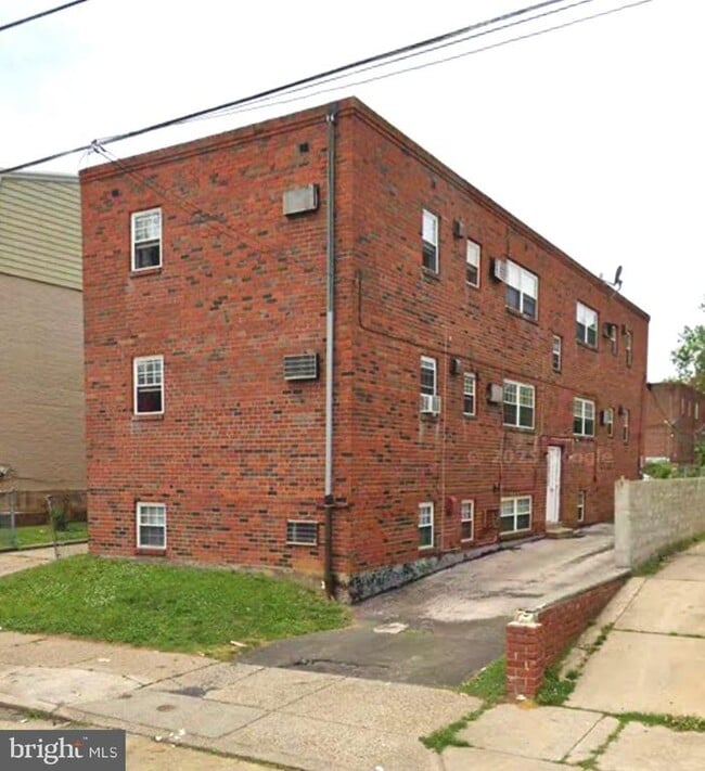 Building Photo - 6010 Bingham St