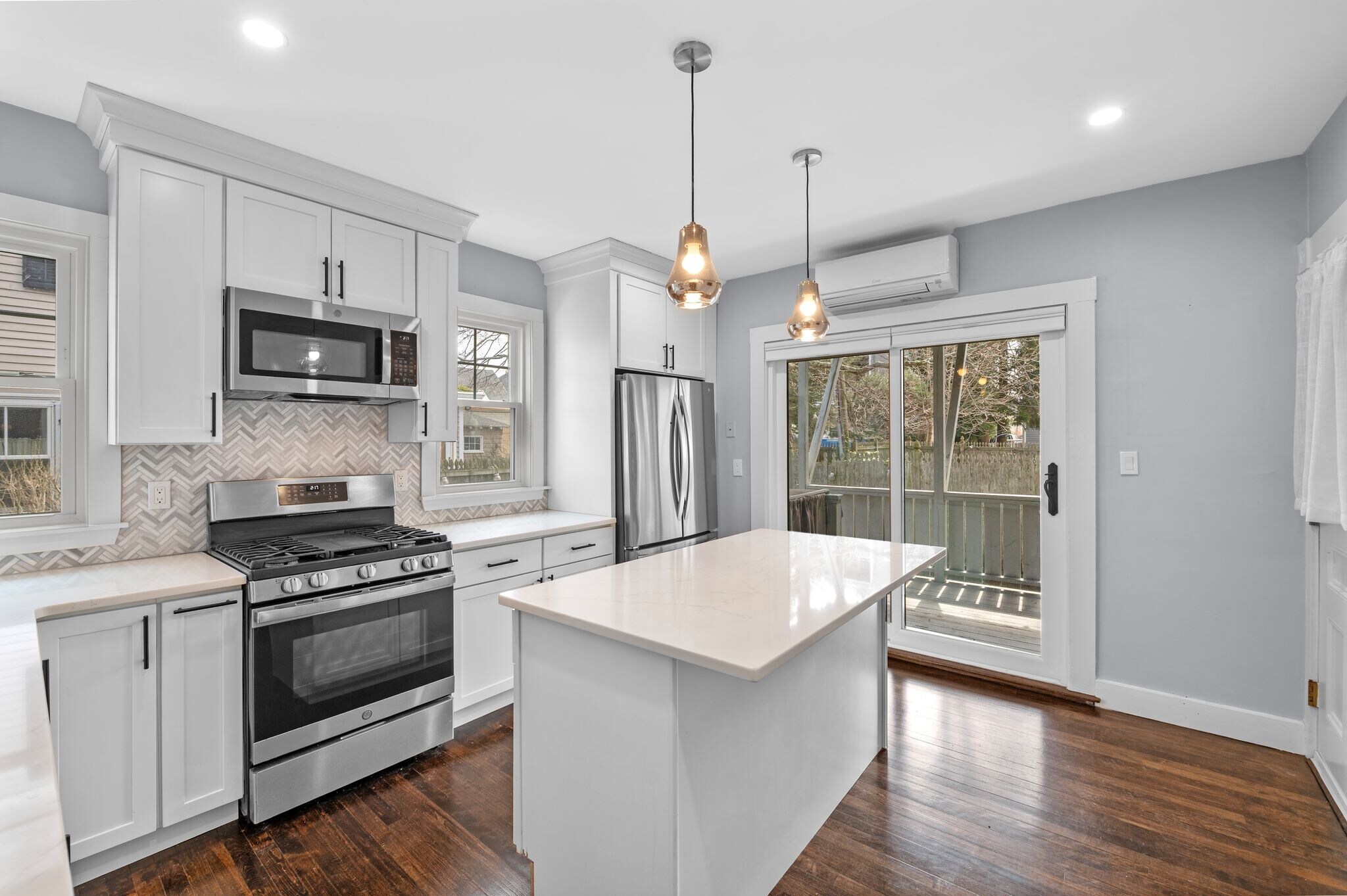 Building Photo - 41 Abbott St