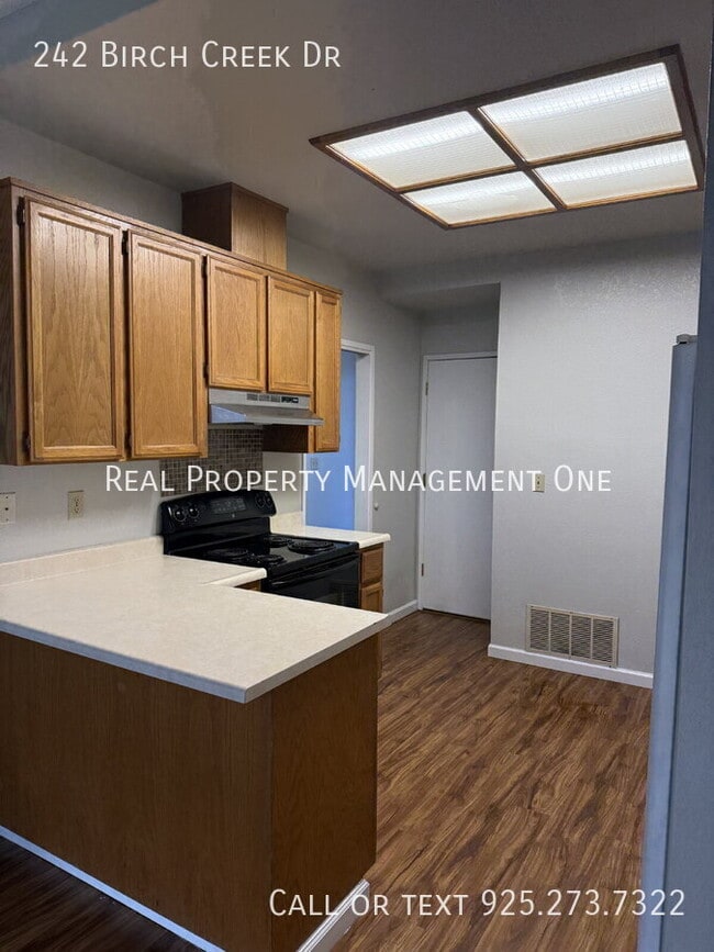 Building Photo - 242 Birch Creek Dr