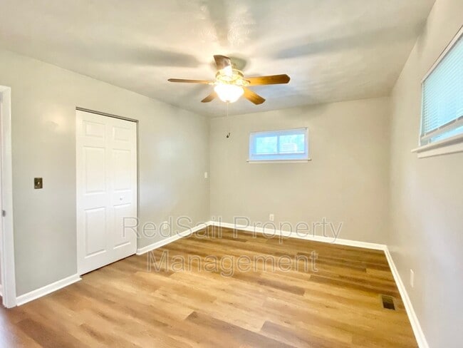 Building Photo - 34 Warren Dr