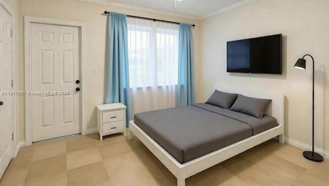 Building Photo - 1856 NE 46th St