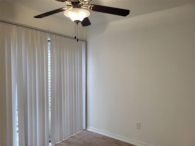 Building Photo - 13839 Walnut Hollow Ln