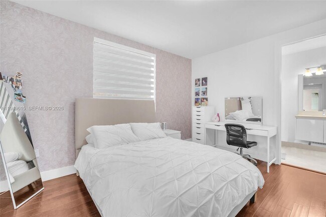 Building Photo - 7457 NW 101 Ave