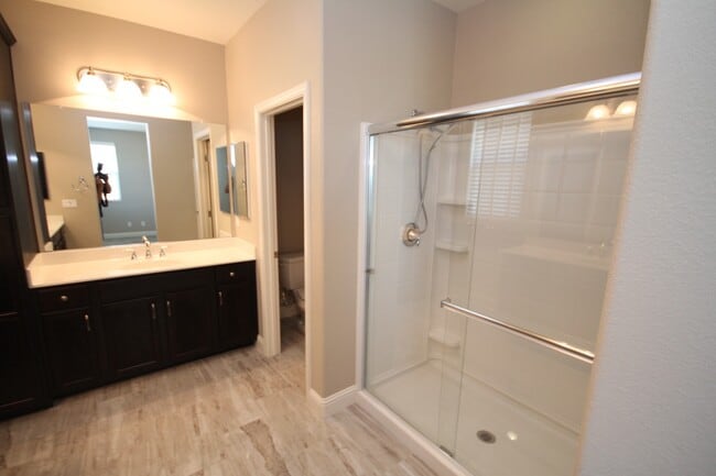 Building Photo - 4BR| 3.5 BA | 1936 SF | Two Story | Tenant Pays $190 monthly for WS&G