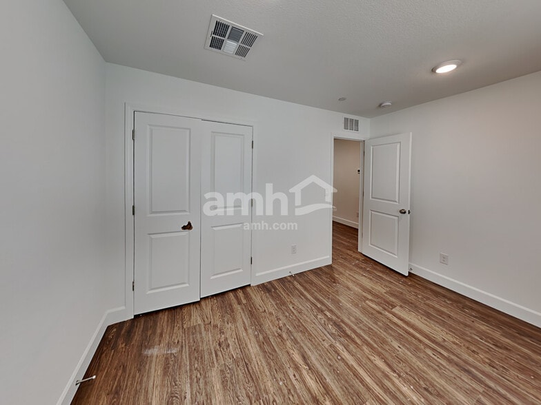 Building Photo - 3337 Blodwen St