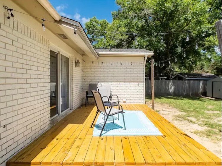 Building Photo - 4214 Baywoods Dr