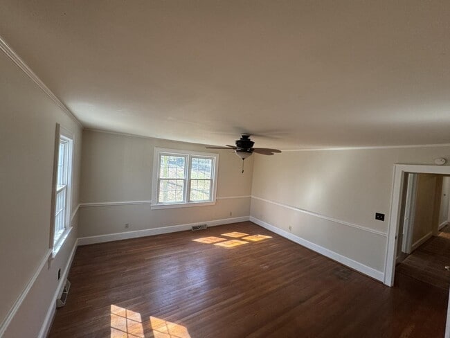 Building Photo - 108 Winding Creek Rd