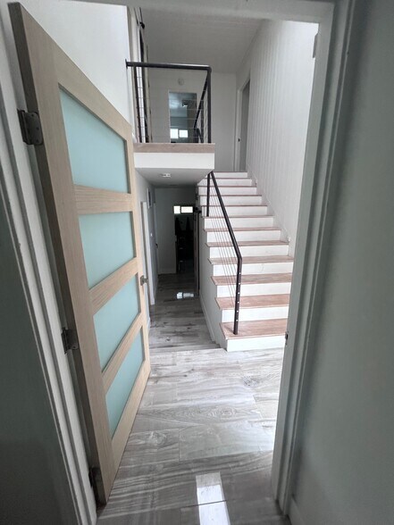 Building Photo - 2396 Redlands Dr