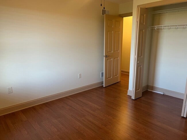 Building Photo - Now Leasing – Beautiful Well Maintained 3-...