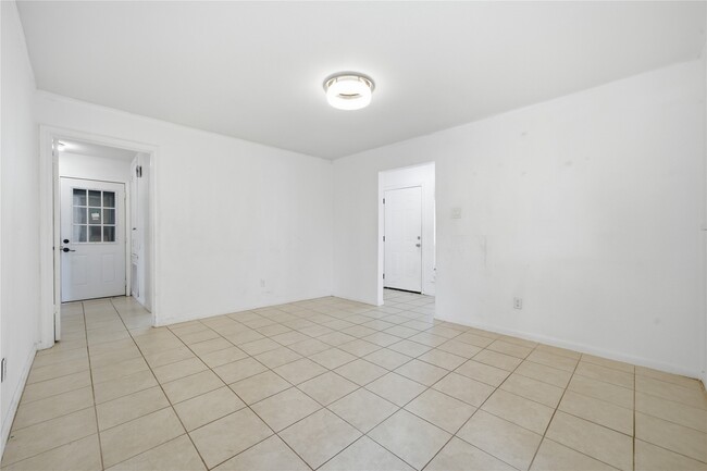 Building Photo - 12203 Cape Hyannis Dr