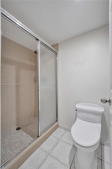 Building Photo - 1502 Whitehall Dr