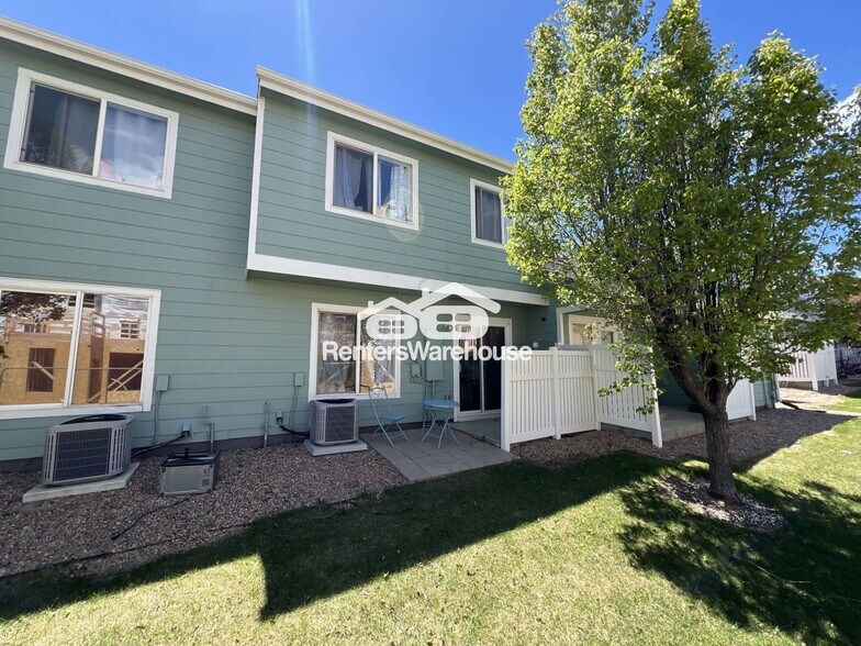 Building Photo - 5895 Biscay St