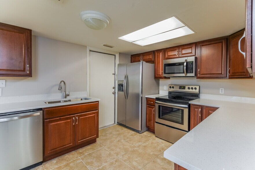 Building Photo - 403 Blueberry Dr