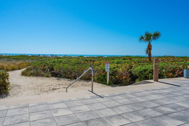 Building Photo - 5400 Ocean Blvd