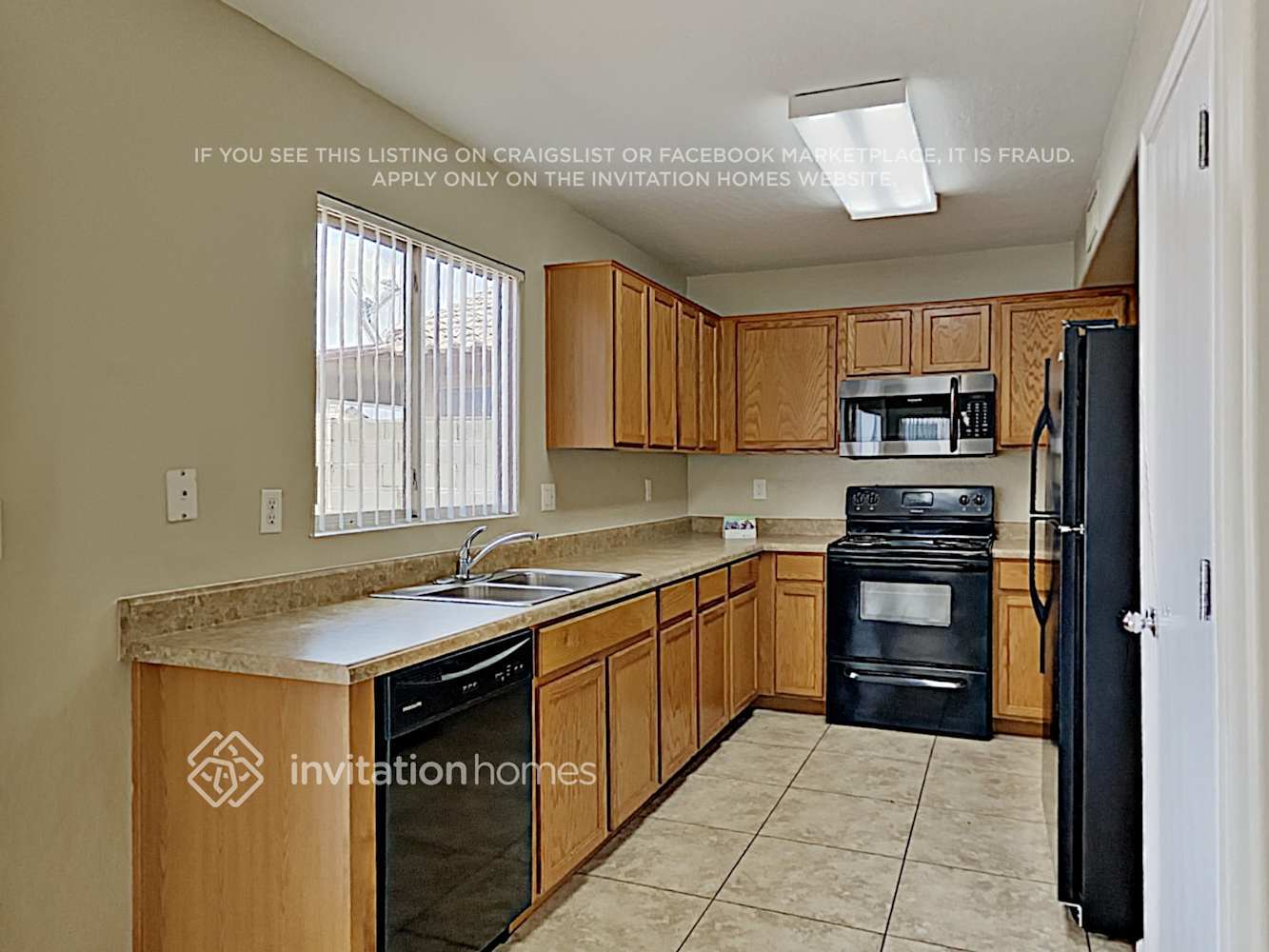 Building Photo - 9740 W Heber Rd