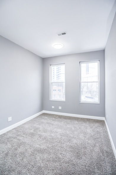 Building Photo - 1586 N Clybourn Ave