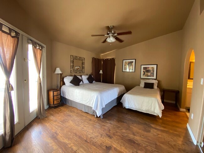 master bedroom - 3640 Vega Dr