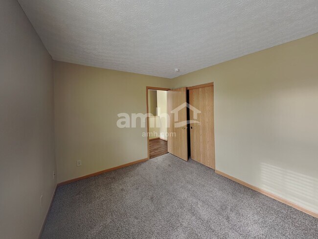 Building Photo - 88 Brooksedge Dr E