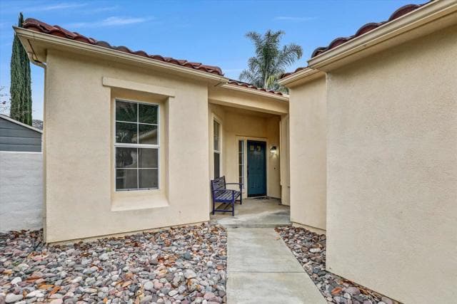 Building Photo - 2318 Fallbrook Pl