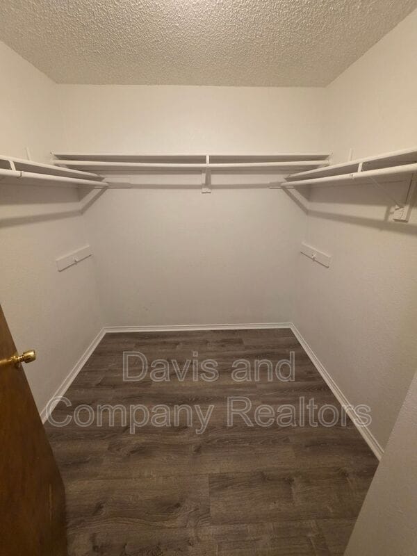 Building Photo - 4422 Fairgate Dr