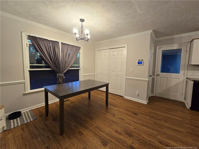 Building Photo - 944 Flintwood Rd