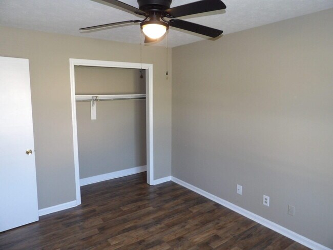 Building Photo - 75 Ashwood Ct