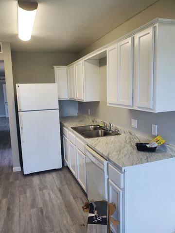 Building Photo - 6754 Trail Lake Dr