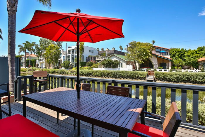 Building Photo - 432 Howland Canal