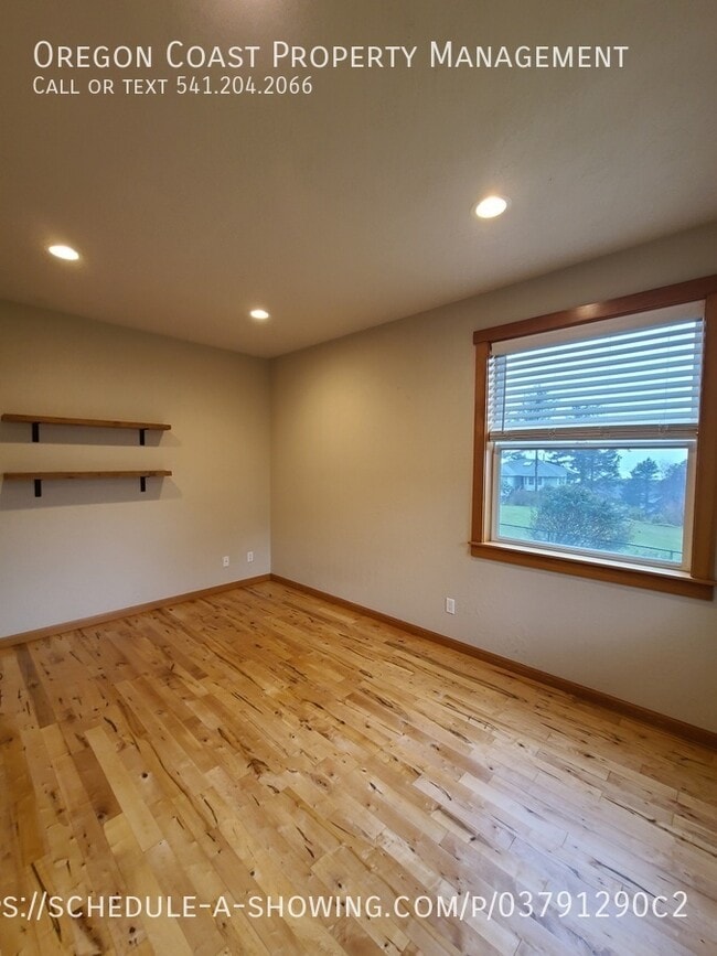 Building Photo - 961 NW Lanai Loop