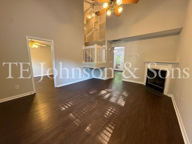 Building Photo - 3355 Kensington Pl