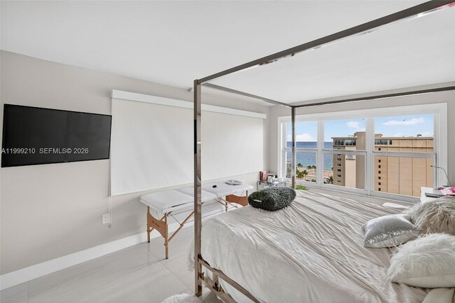 Building Photo - 3000 E Sunrise Blvd