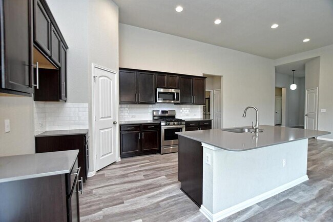 Building Photo - 4300 Porter Farm Rd