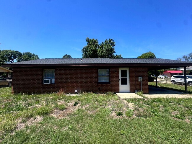 Building Photo - 927 Fiske Dr