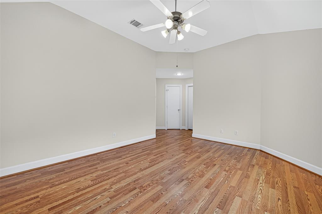 Building Photo - 11510 Main Ash