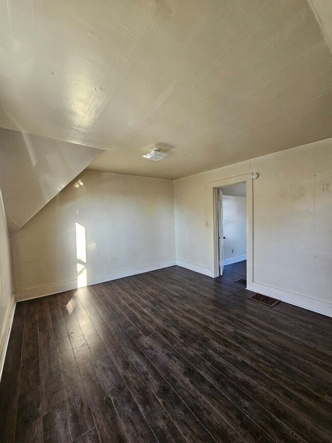 Building Photo - 204/206/208 N Fort Wayne St