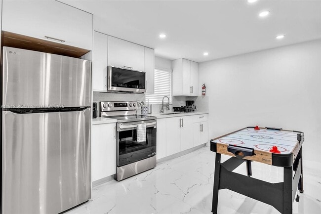 Building Photo - 923 NW 110th St