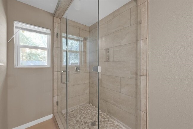 Building Photo - 696 Ravensworth Dr