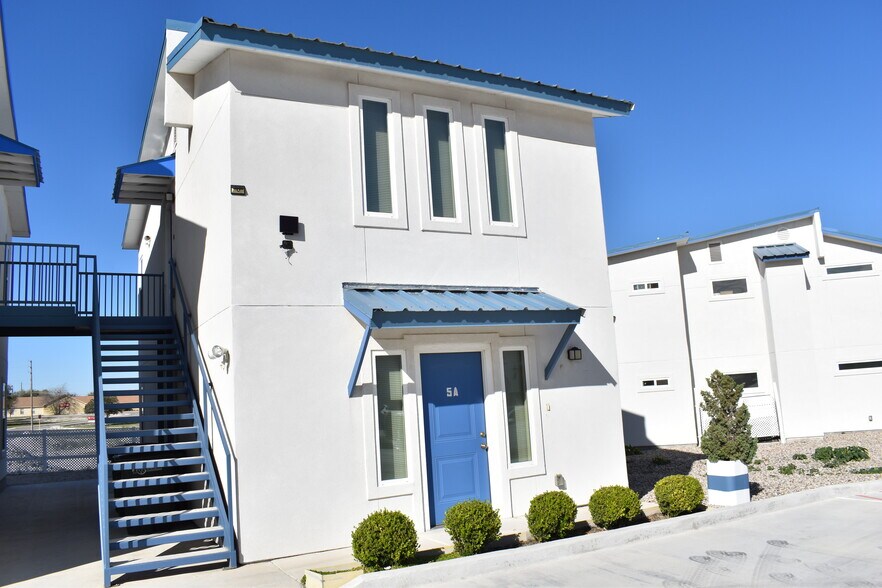 Building Photo - 135 Colorado St