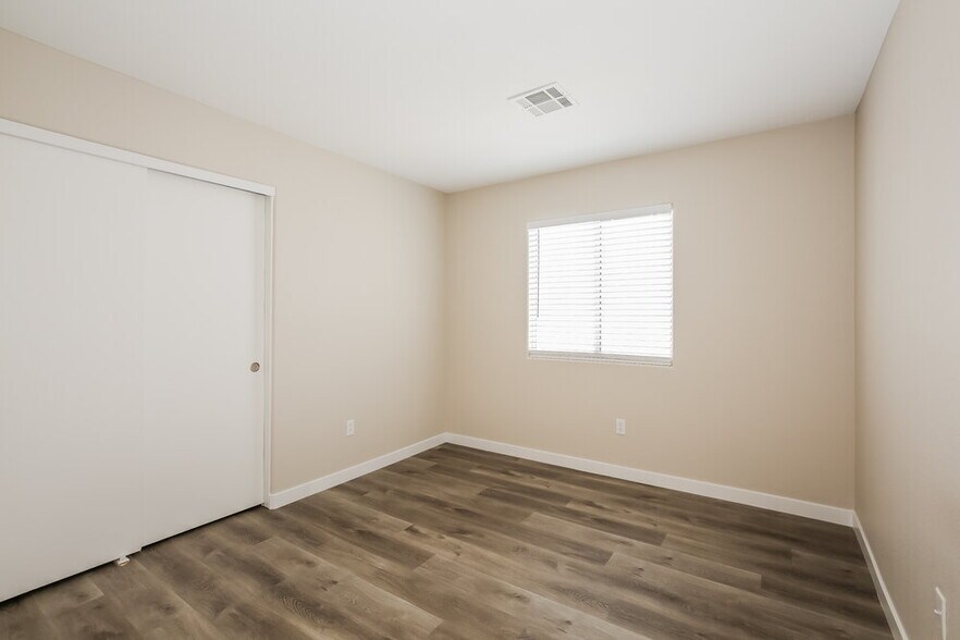 Building Photo - 4929 Whispering Spring Ave