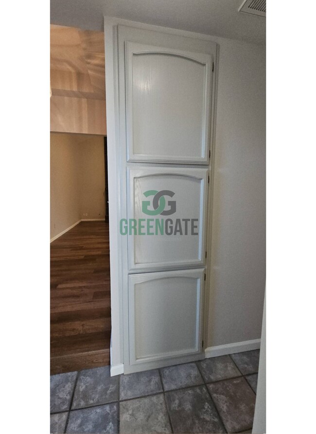 Building Photo - Now Available! Spacious 3 Bedroom, 2 Bathroom Home.