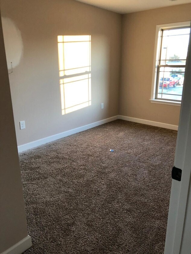 Building Photo - 66 Bellvue Dr