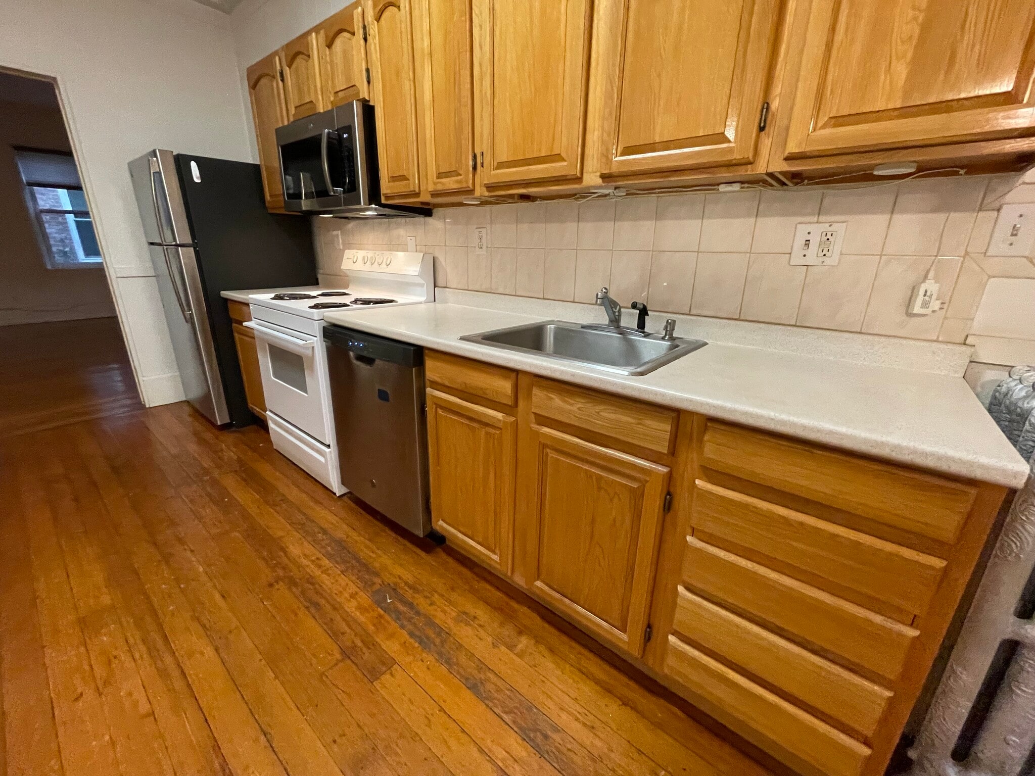 Building Photo - 11 Englewood Ave