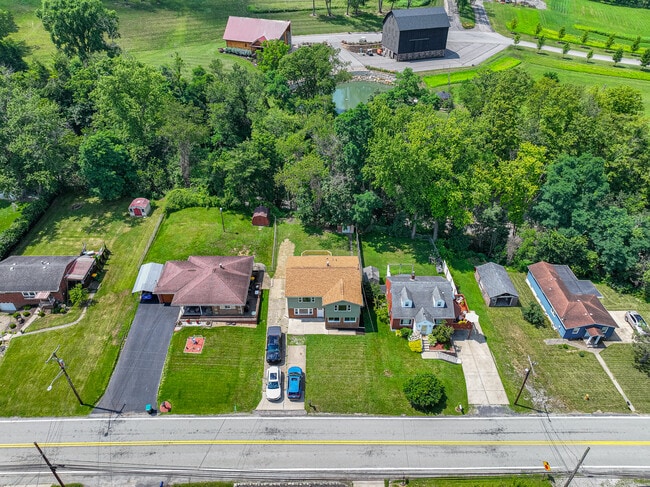 Building Photo - 734 Millers Run Rd