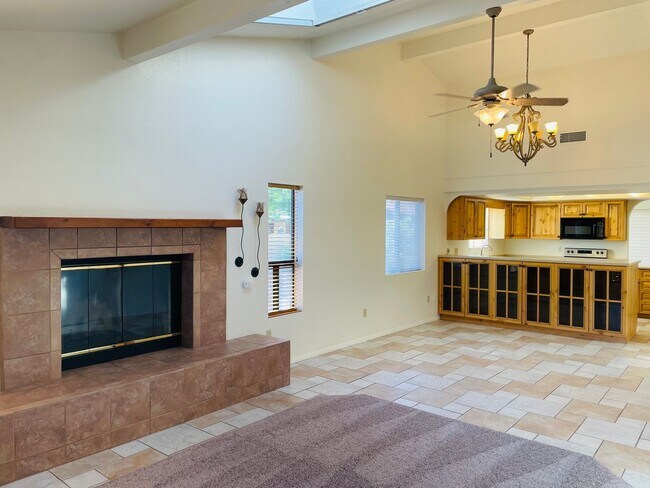 Building Photo - 155 Canyon Diablo Rd