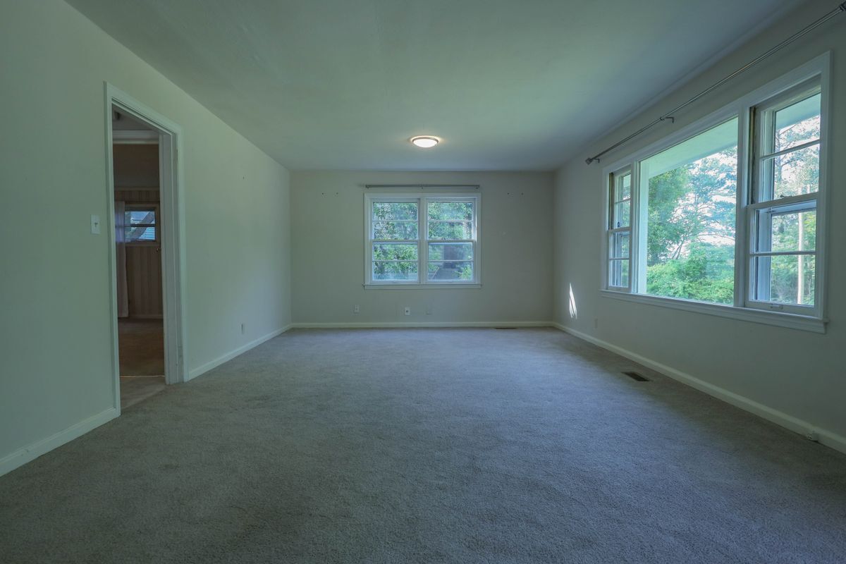 Building Photo - 3703 Chula Vista Dr