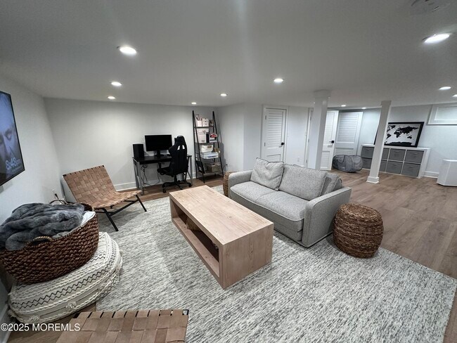 Building Photo - 411 Sylvania Ave