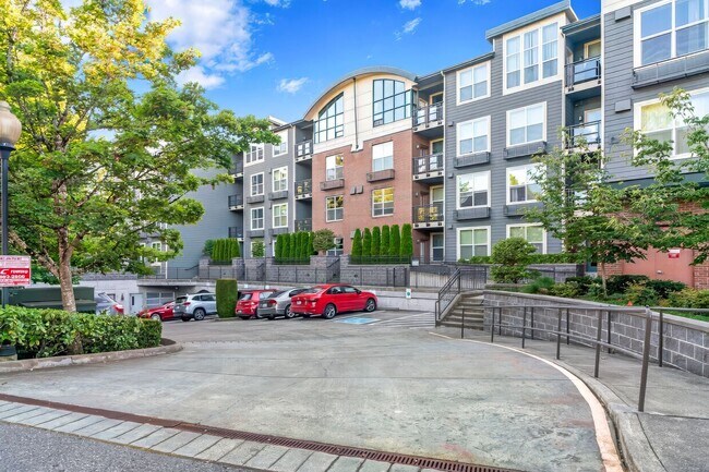 Building Photo - Penthouse condo in the ideal location in t...