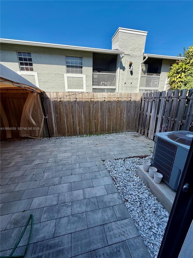 Building Photo - 405 NE 208th Terrace